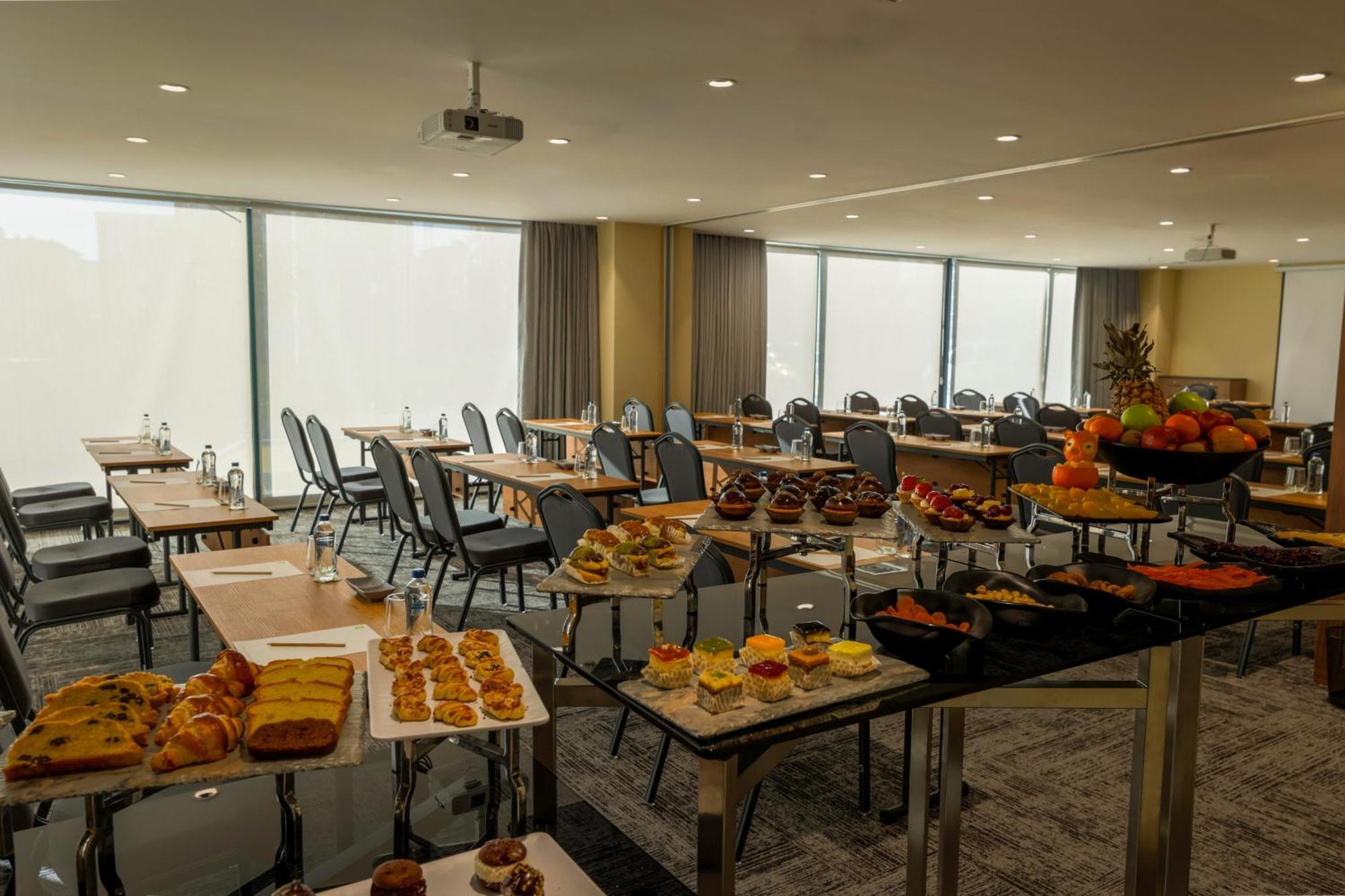 Ibis Styles Istanbul Kurtkoy Hotel Bagian luar foto
